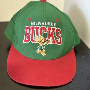 Mitchell & Ness Milwaukee Bucks Hat Snapback Cap Hardwood Classics Green Red